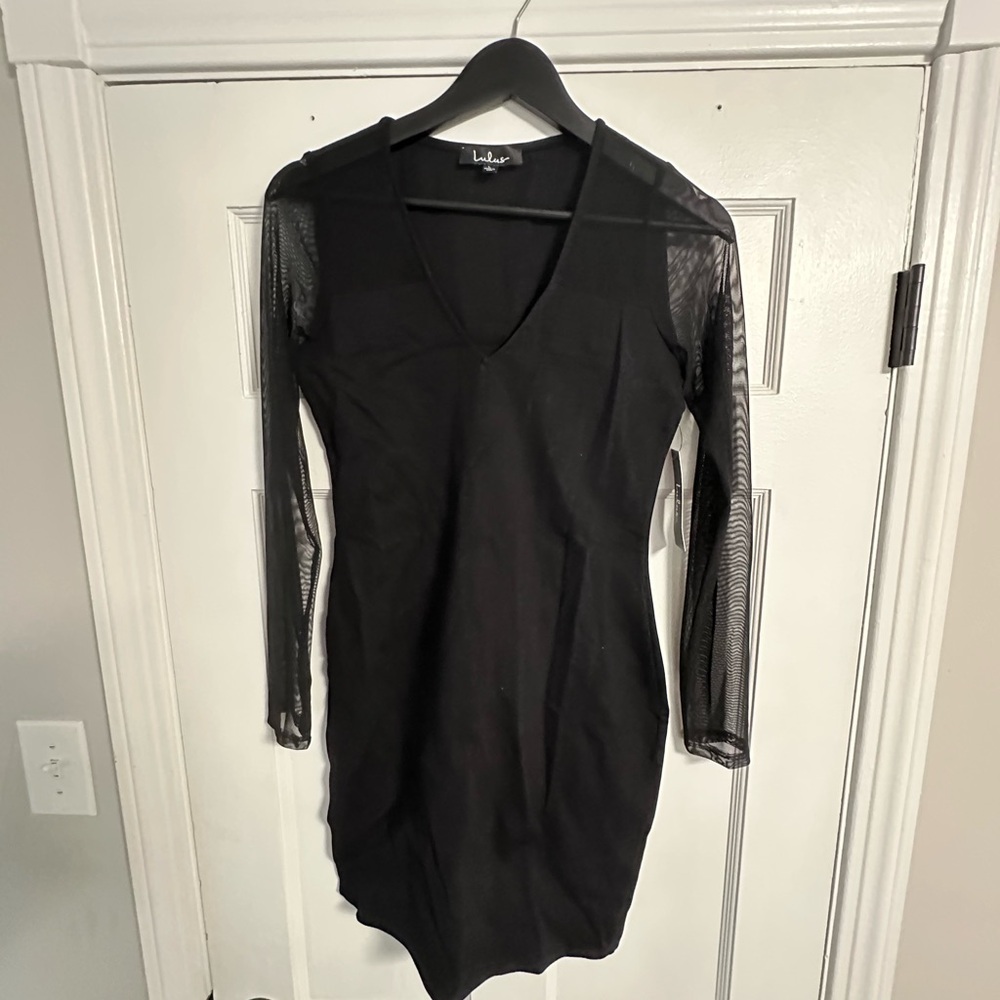 Lulu's Black V-Neck Sheath Dress with Long Sleeves
